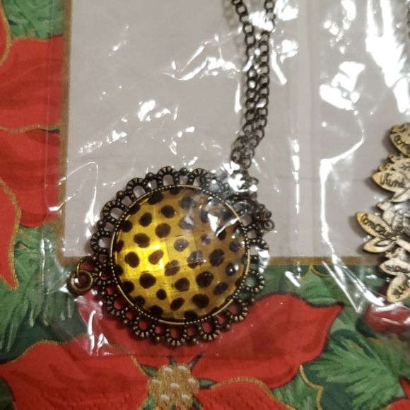 @new@ 3 for 10 - Picture 2 of 4